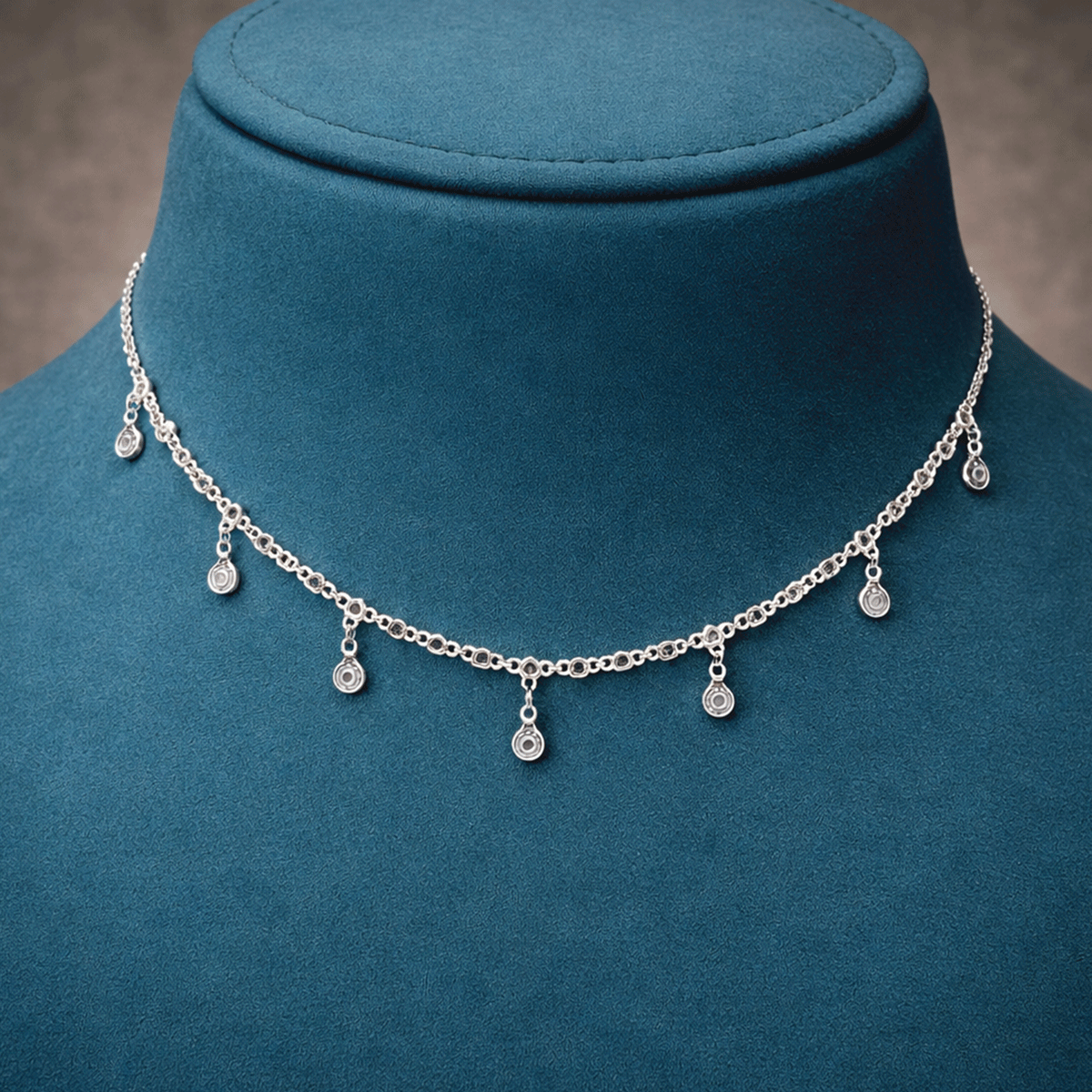 Everyday Chic Essential Chain