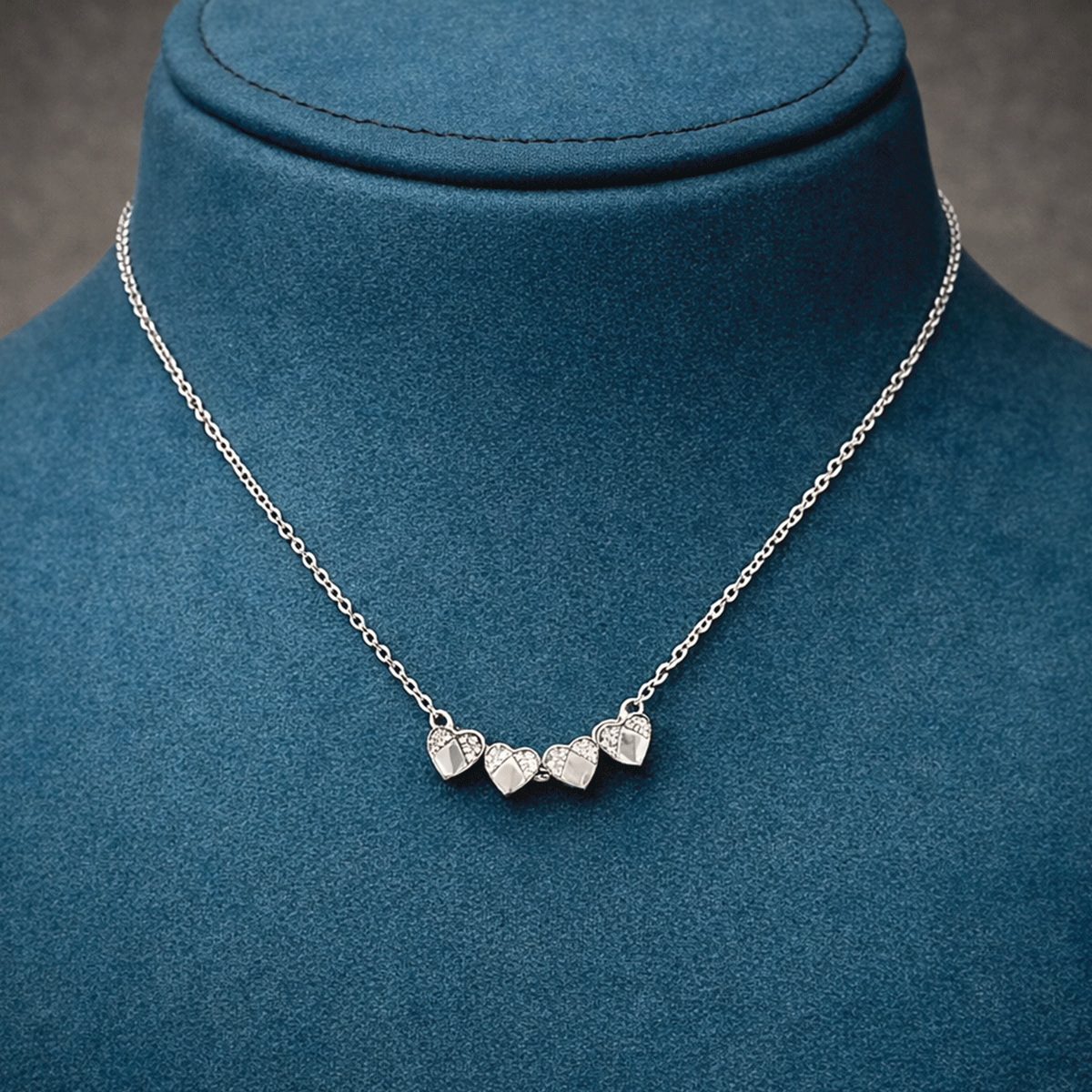 Everyday Chic Essential Chain