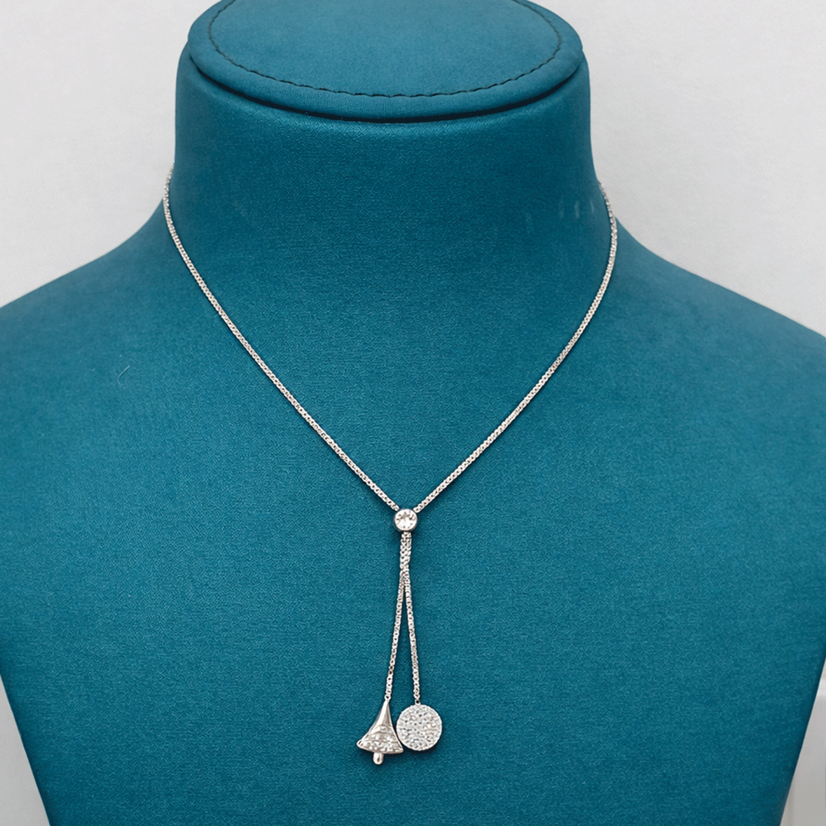 Everyday Chic Essential Chain