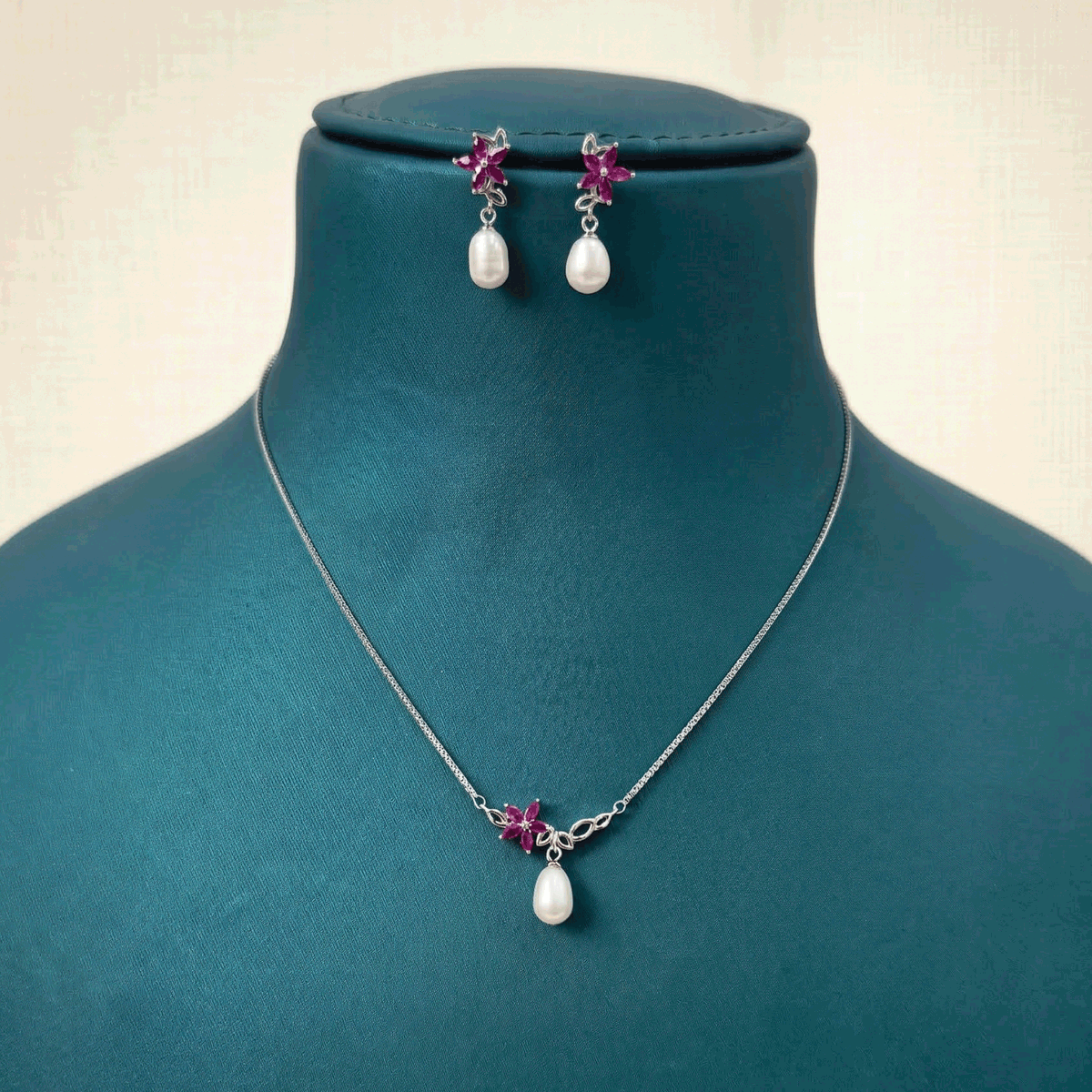 Style Pair Chain & Stud Set – Silver Finish