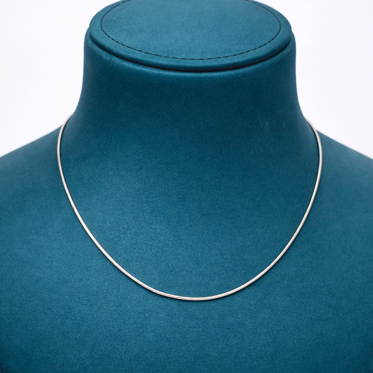 Everyday Chic Essential Chain