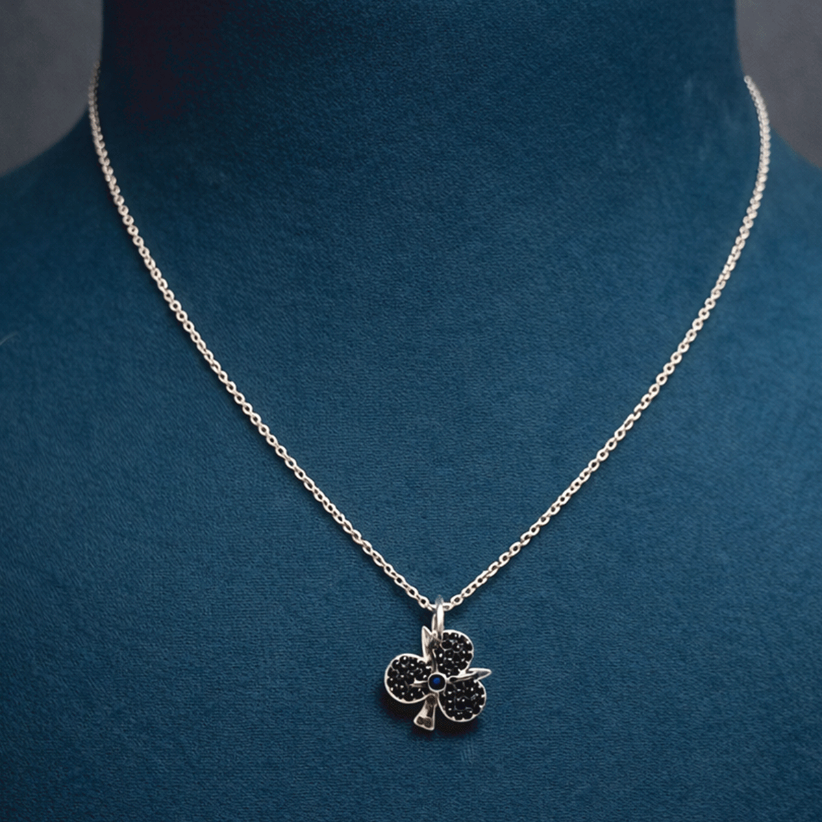 Everyday Chic Essential Chain