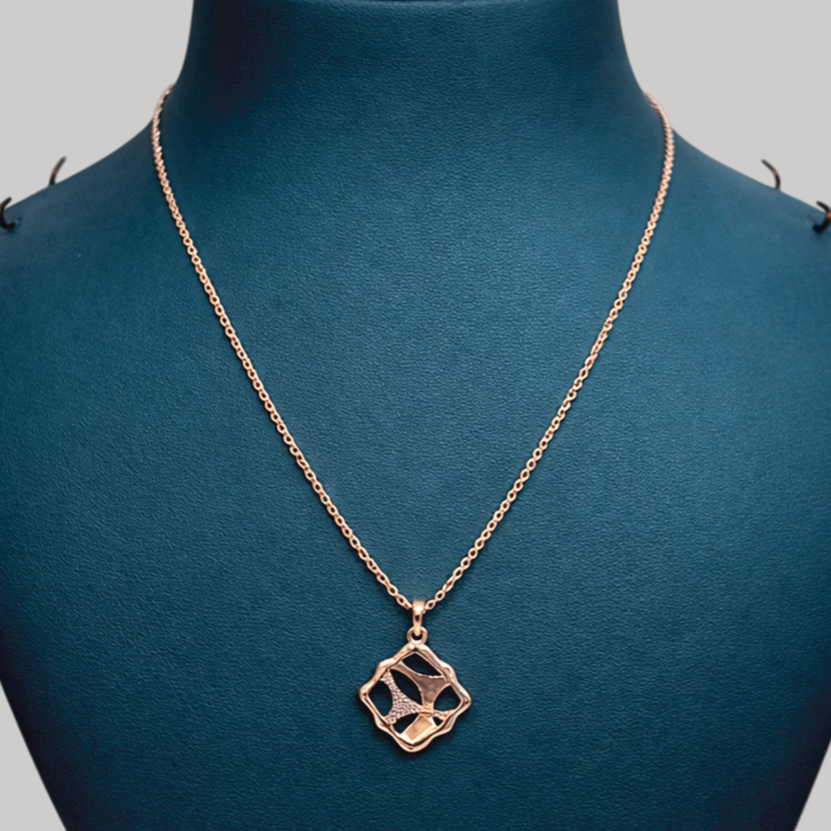 Rose Radiance Neck Chain