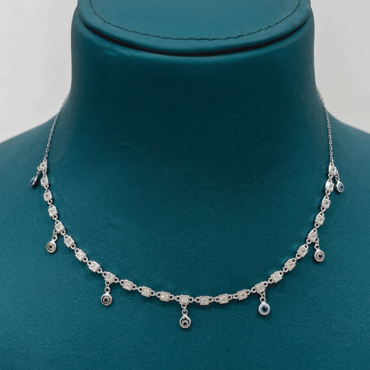 Everyday Chic Essential Chain