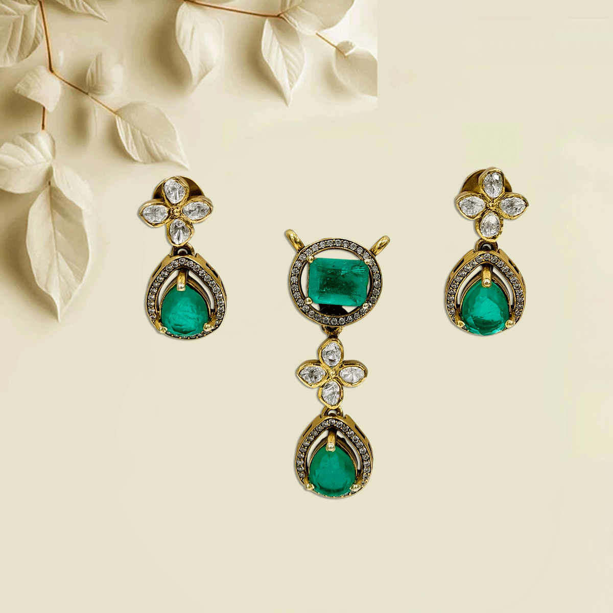 Royal Victorian  Pendant Set