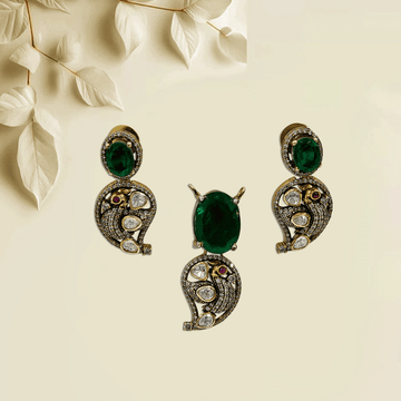 Royal Victorian  Pendant Set