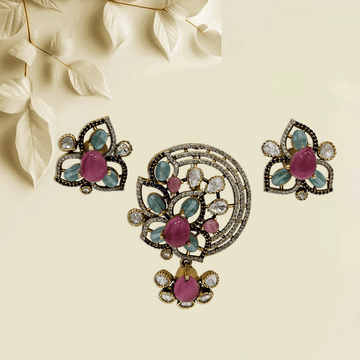 Royal Victorian  Pendant Set