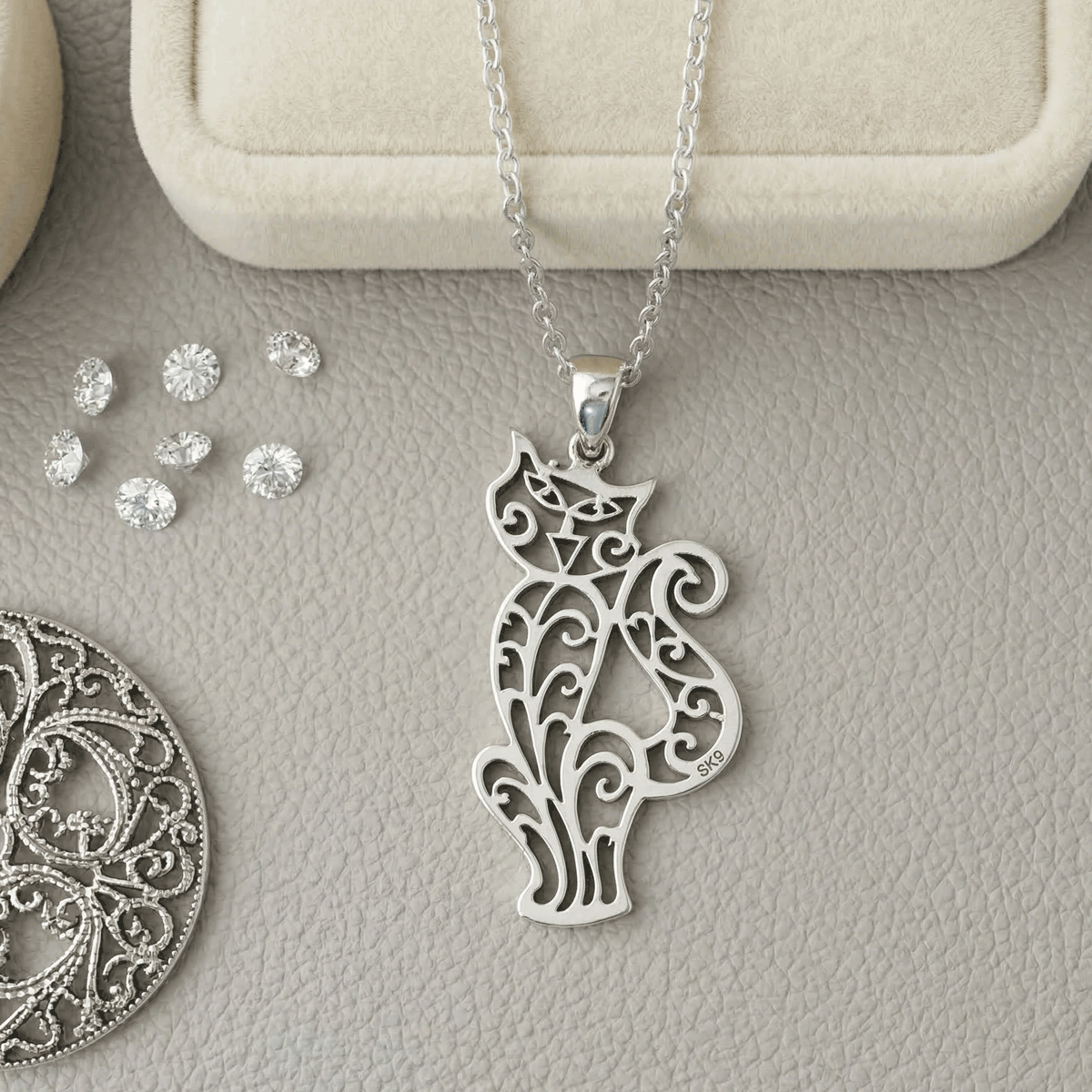 Daily Glow Silver Dollar