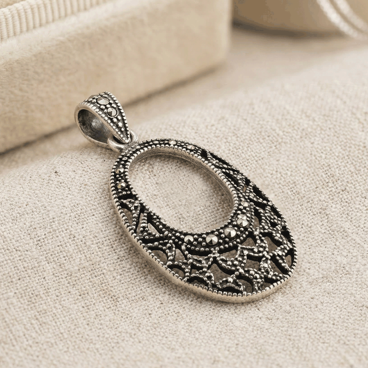 Daily Glow Silver Dollar