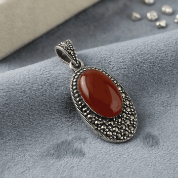 Daily Glow Silver Dollar