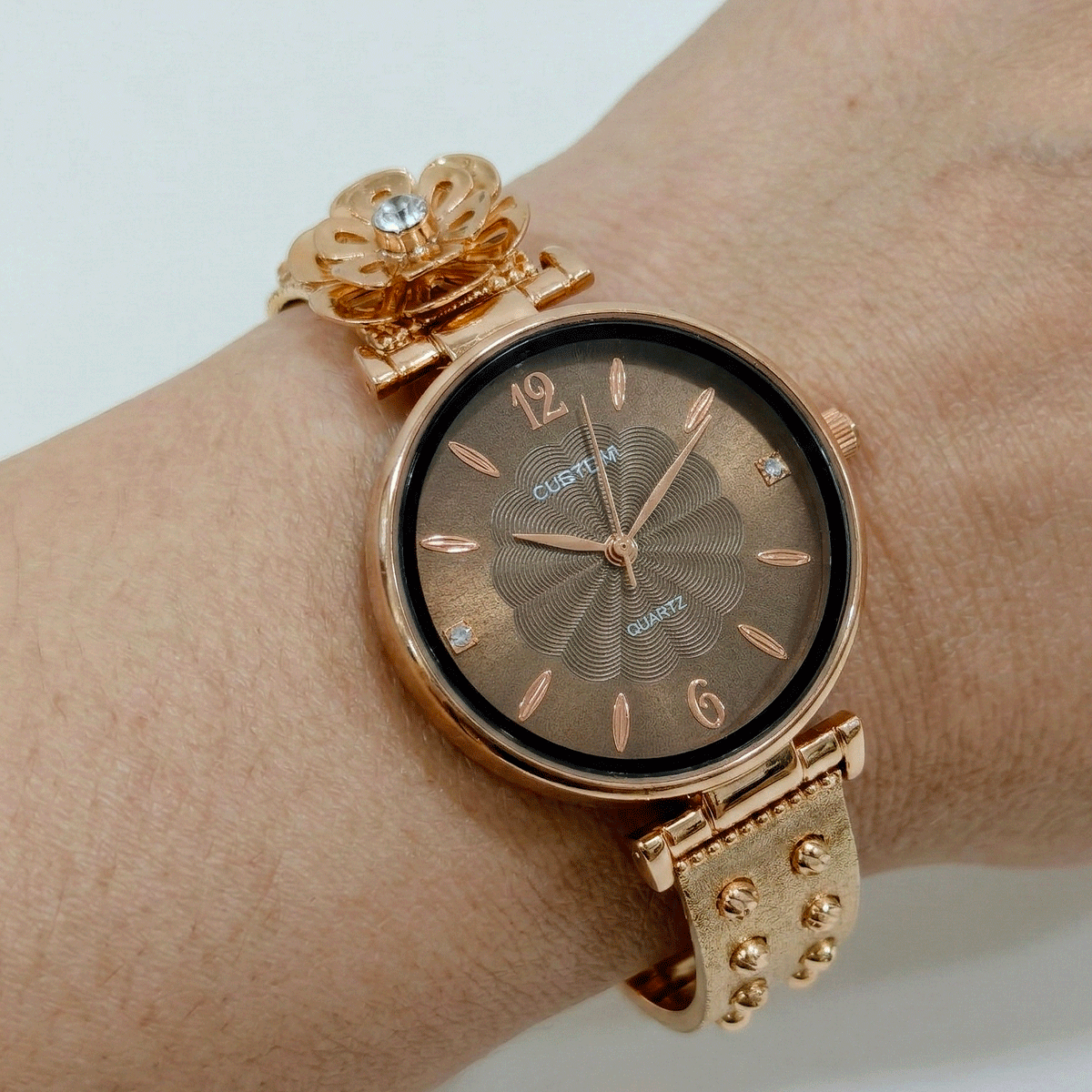 Classic Silver Wrist Watch