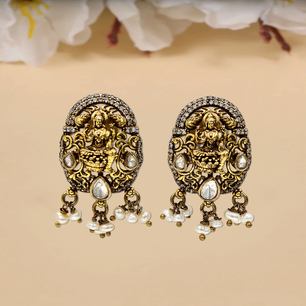 Grand Victorian Studs