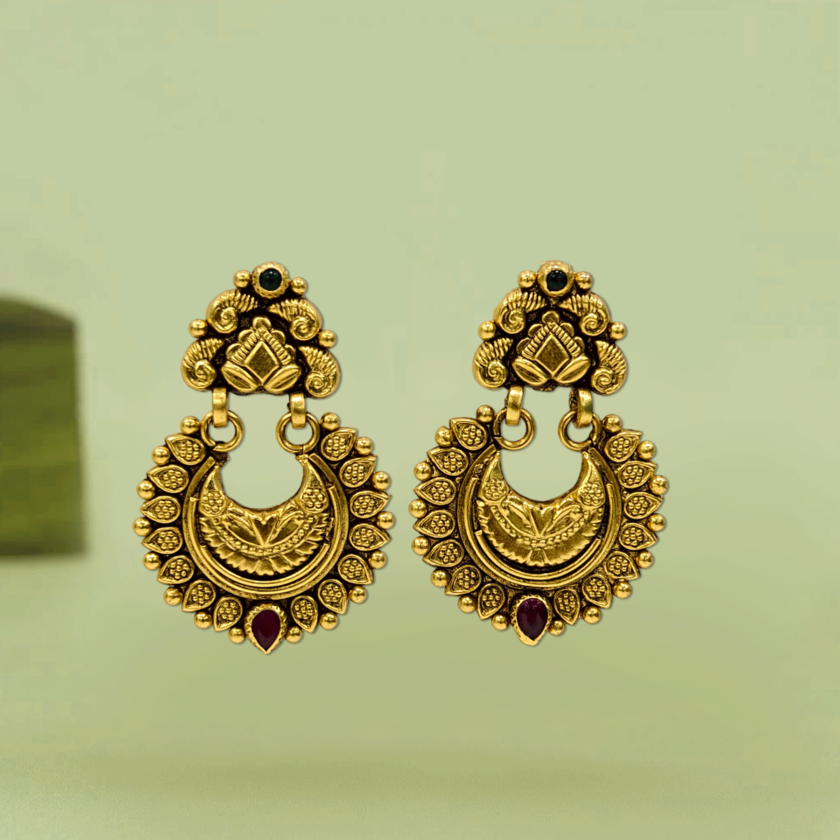 Graceful Chandbali Studs