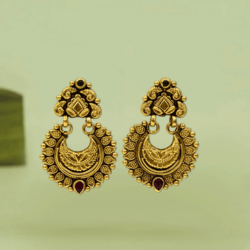 Graceful Chandbali Studs