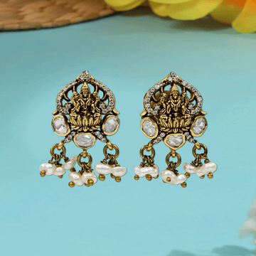 Grand Victorian Studs
