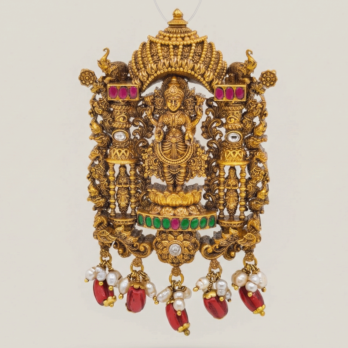 Dazzling 3D Kundan Pendant