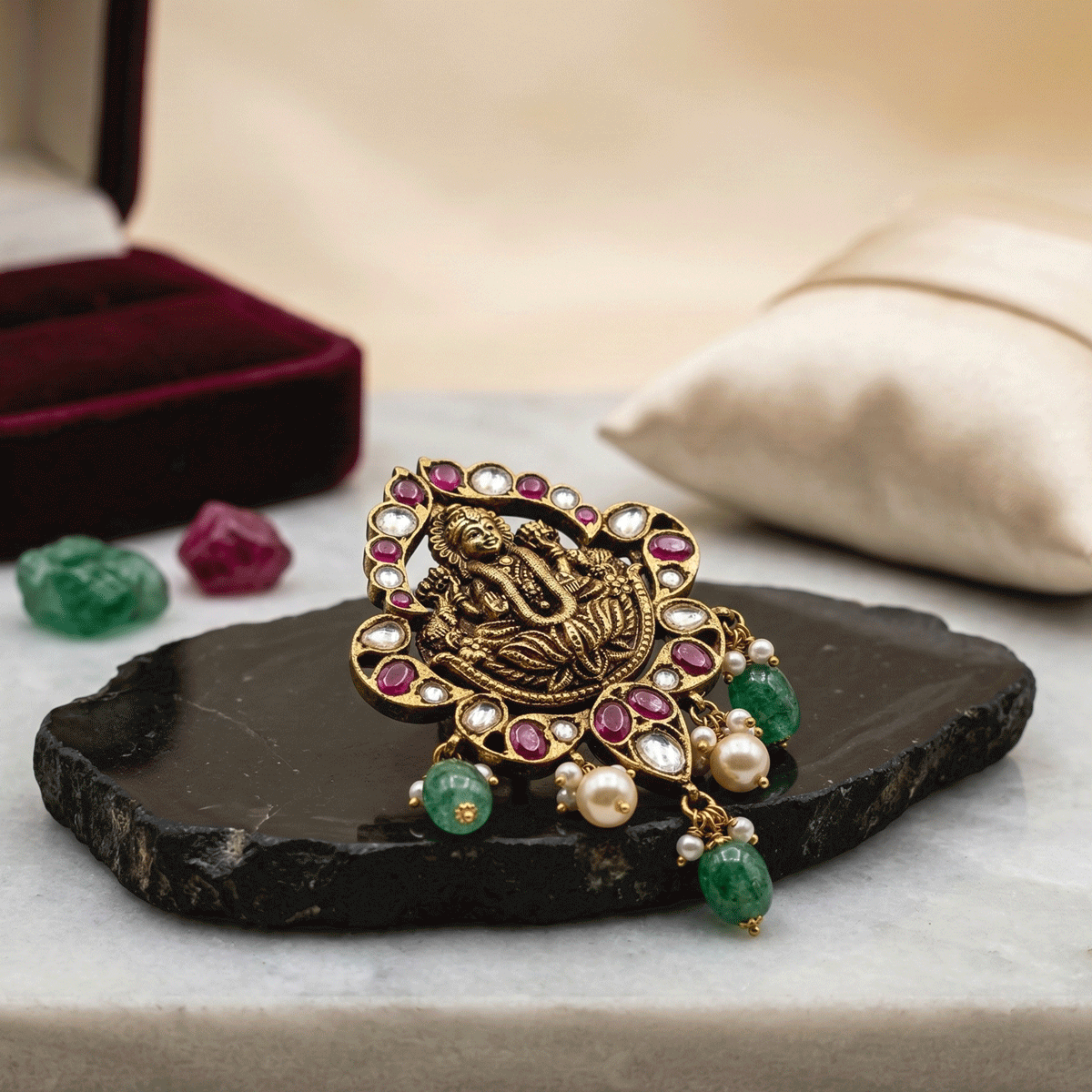 Dazzling 3D Kundan Pendant