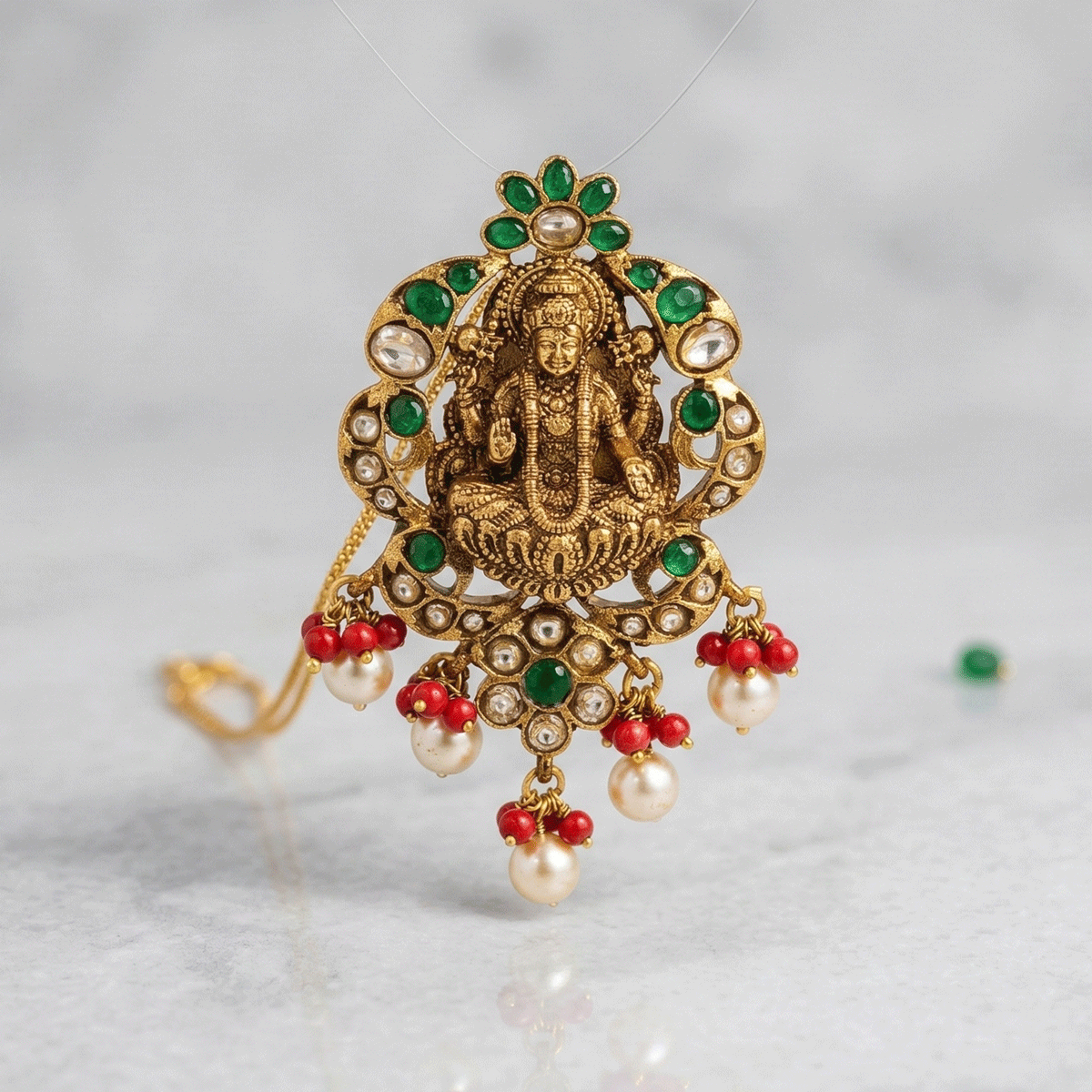 Dazzling 3D Kundan Pendant