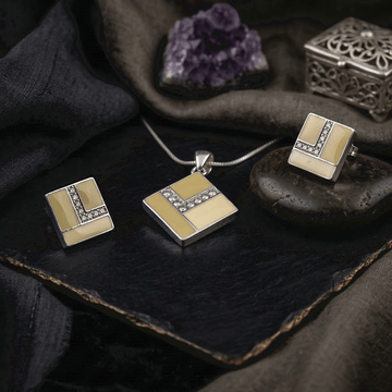 Charming  Pendant Set