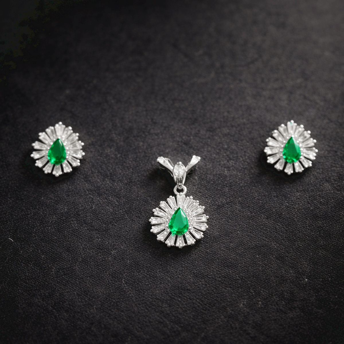 Charming  Pendant Set
