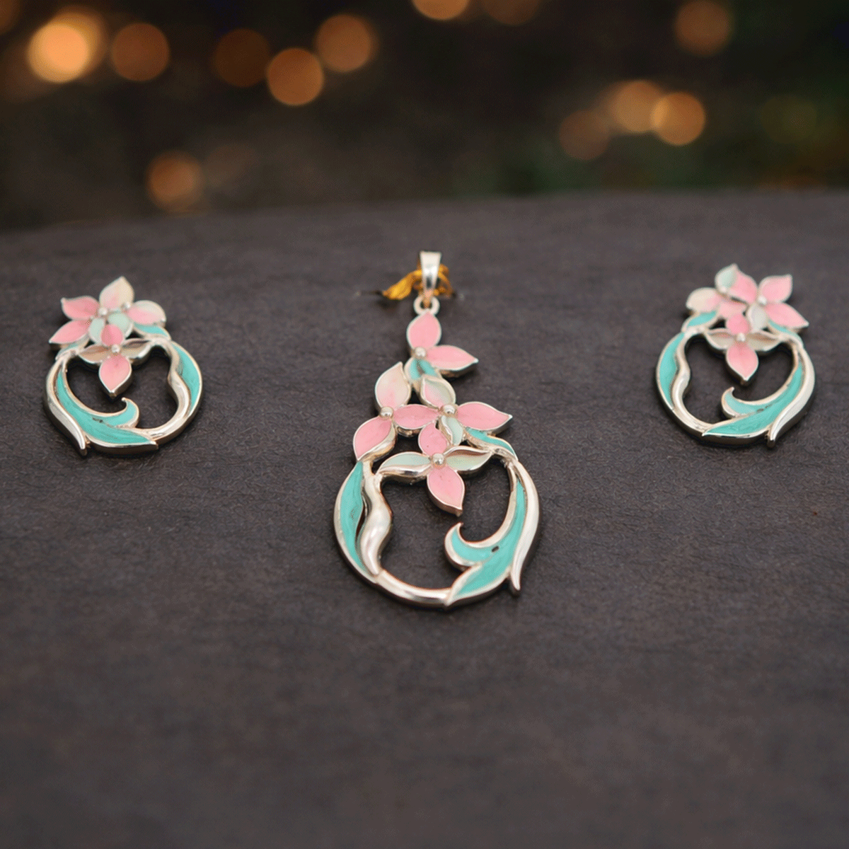 Charming  Pendant Set