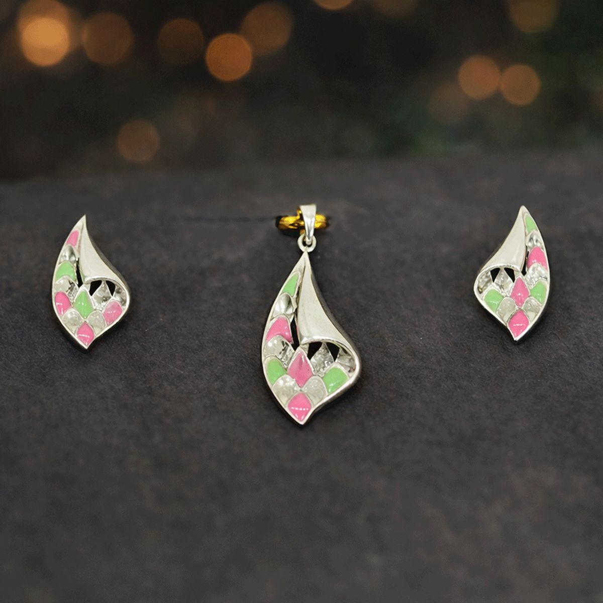 Charming  Pendant Set