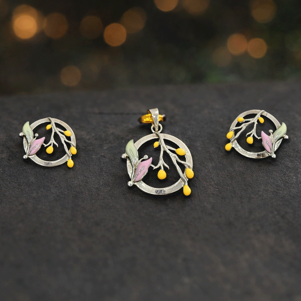 Charming  Pendant Set