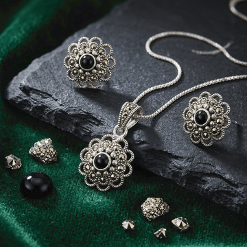 Charming  Pendant Set