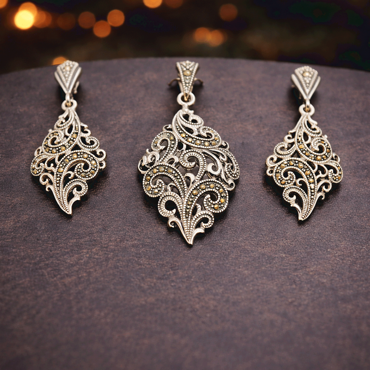 Charming  Pendant Set