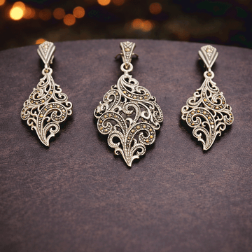 Charming  Pendant Set