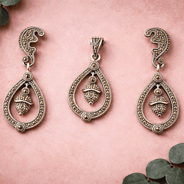 Charming  Pendant Set