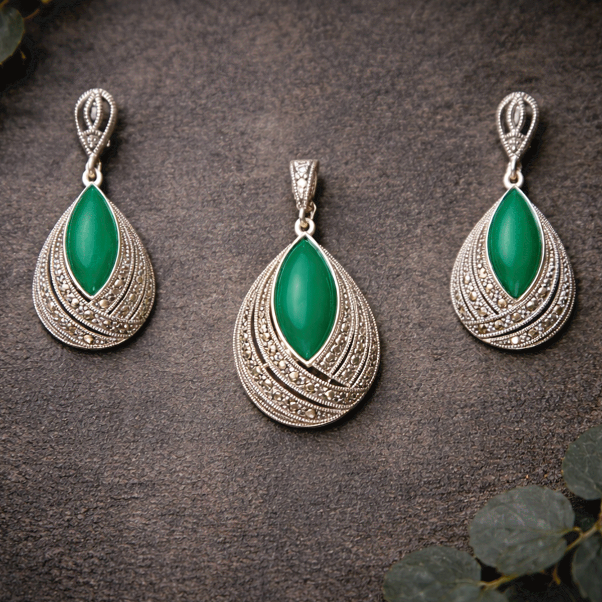 Charming  Pendant Set