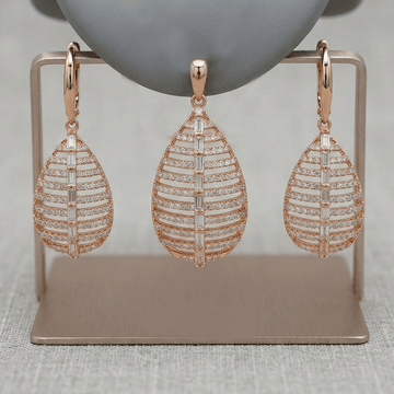 Graceful Rose Gold Pendant Set