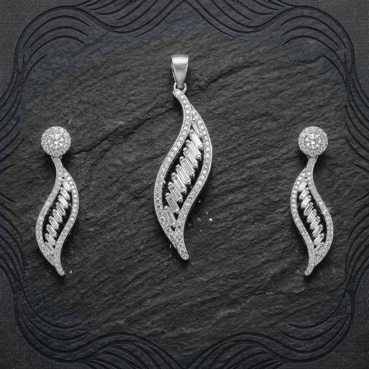 Charming  Pendant Set