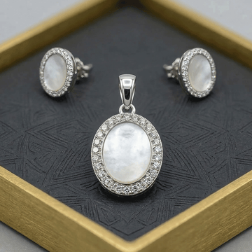 Charming  Pendant Set