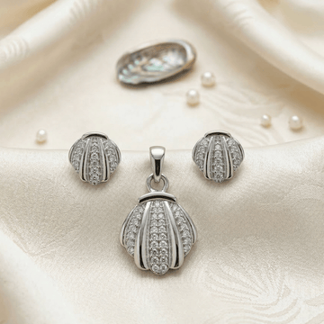 Charming  Pendant Set