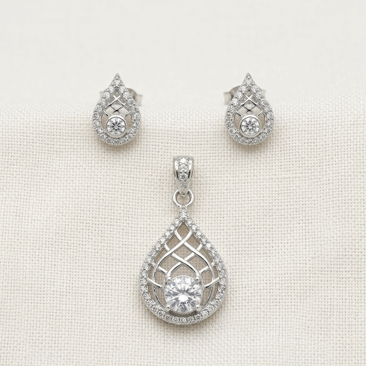 Charming  Pendant Set