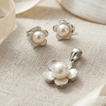 Charming  Pendant Set