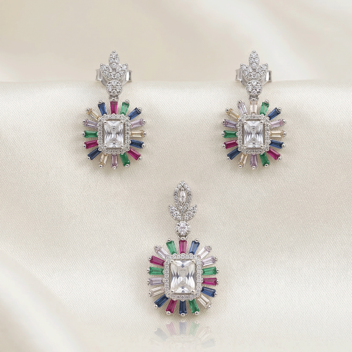 Charming  Pendant Set