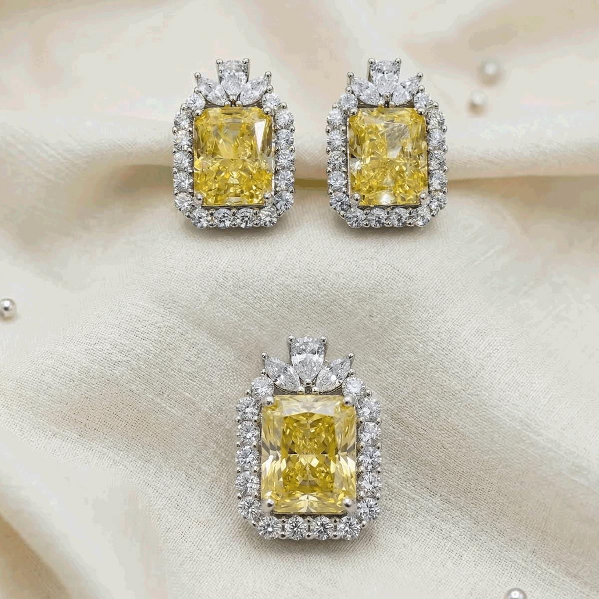 Charming  Pendant Set
