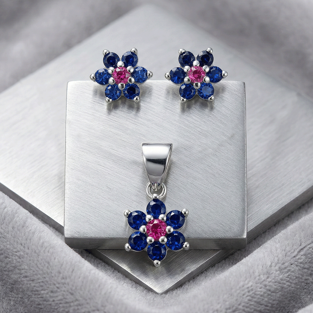 Kids Pendant Set – Cute & Shiny