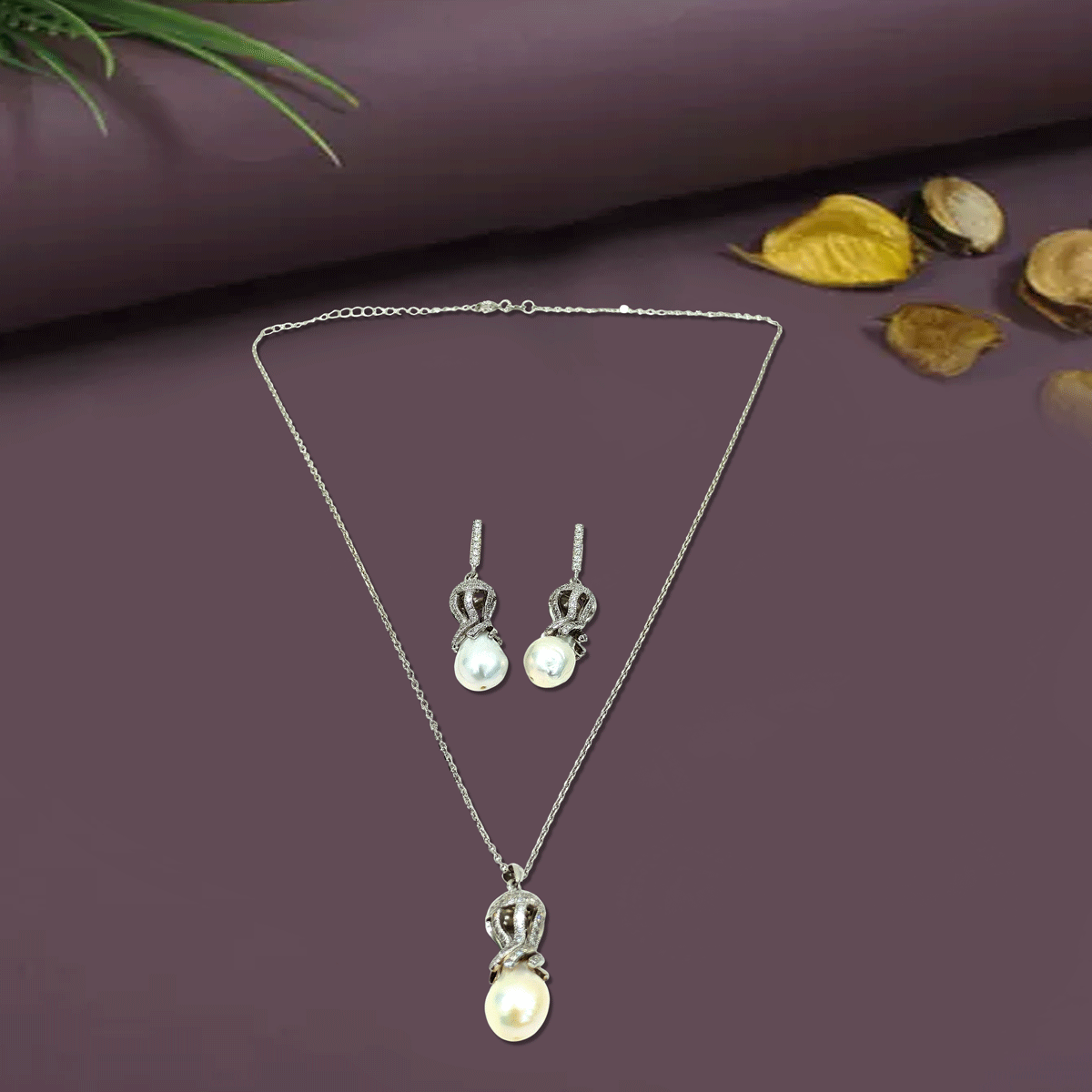 Modern Glam Silver Necklace