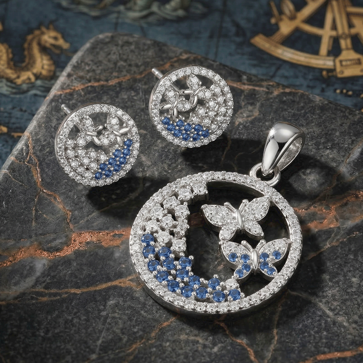 Charming  Pendant Set