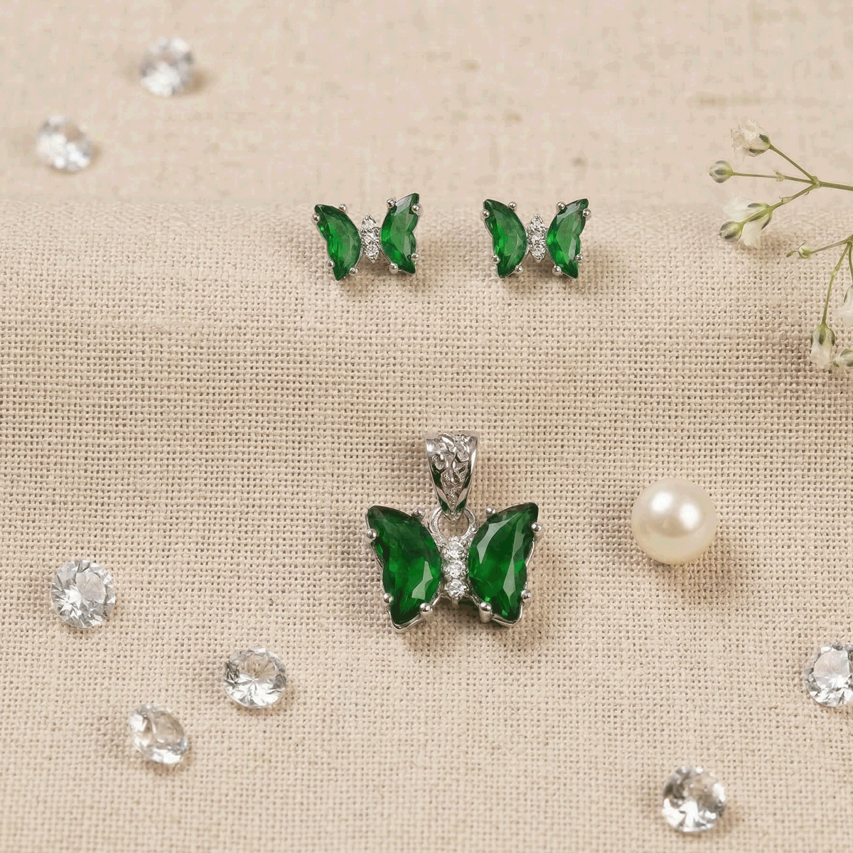 Charming  Pendant Set