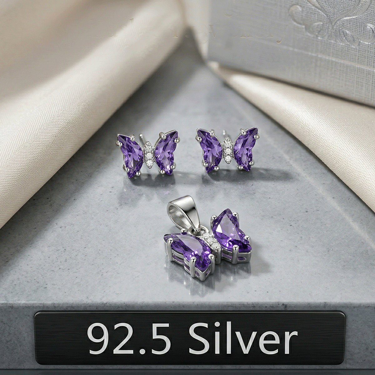 Charming  Pendant Set