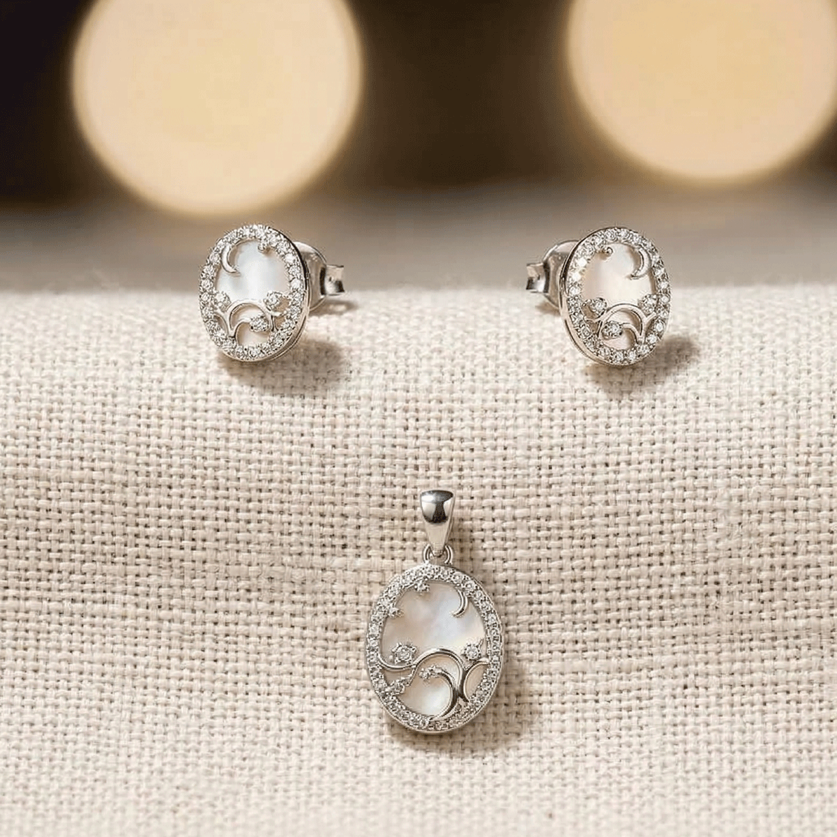 Charming  Pendant Set