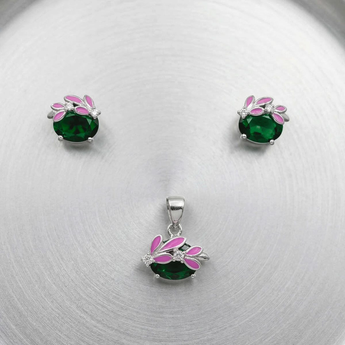 Charming  Pendant Set