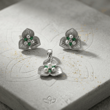 Charming  Pendant Set